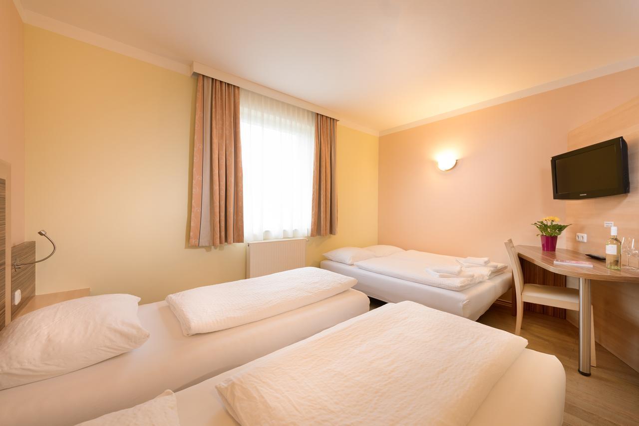 Hotel Radlinger Pellendorf Eksteriør billede